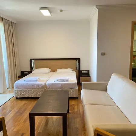 Hotel de apartamente Private In Emerald Ravda
