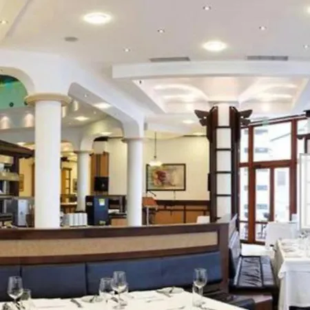 Private In Emerald 4*