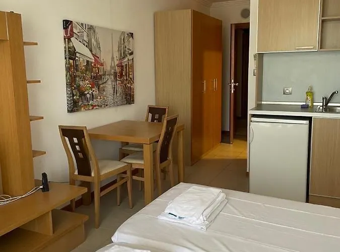 Private In Emerald Aparthotel