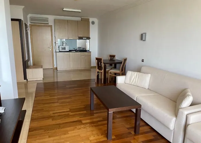 Aparthotel Private In Emerald