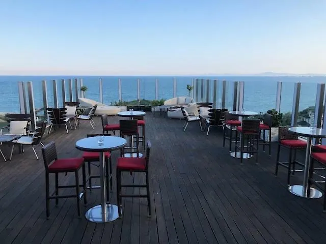 Private In Emerald Aparthotel 4*