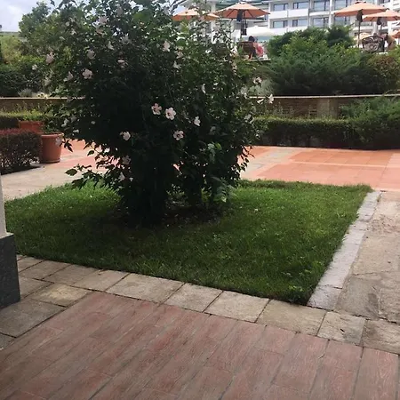Private In Emerald Aparthotel 4*