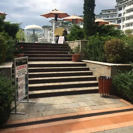 Апартхотел Private In Emerald Равда