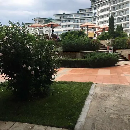 Апартхотел Private In Emerald 4*