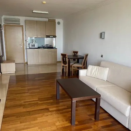 Апартхотел Private In Emerald