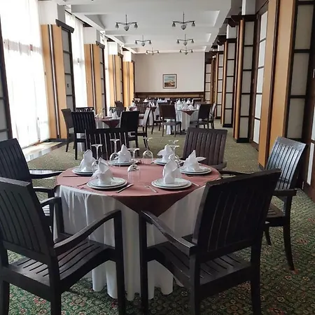 Private In Emerald Апартхотел Равда