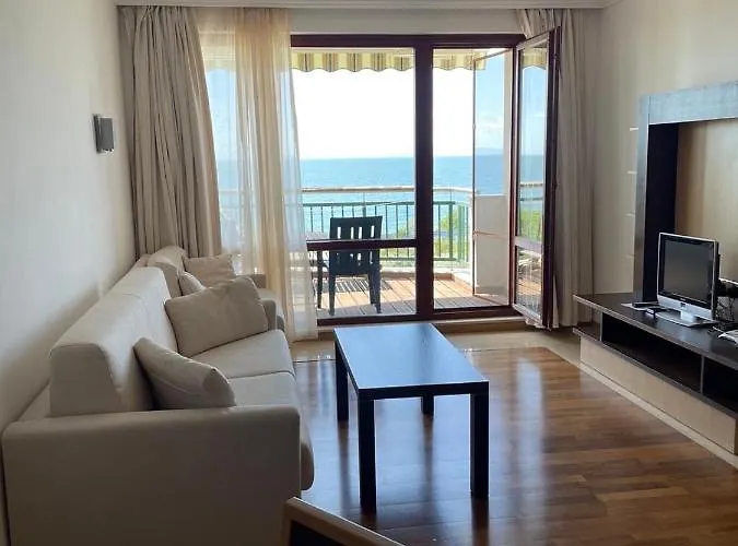 Private In Emerald Ravda